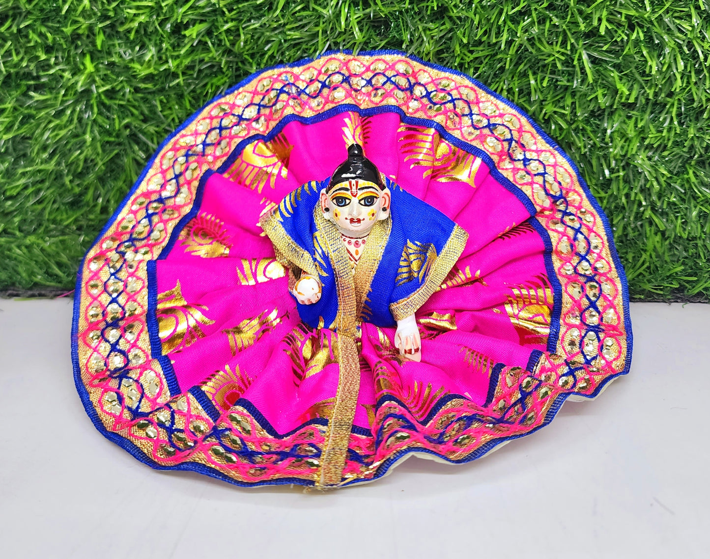 laddu gopal beautifull design with lace fancy dress