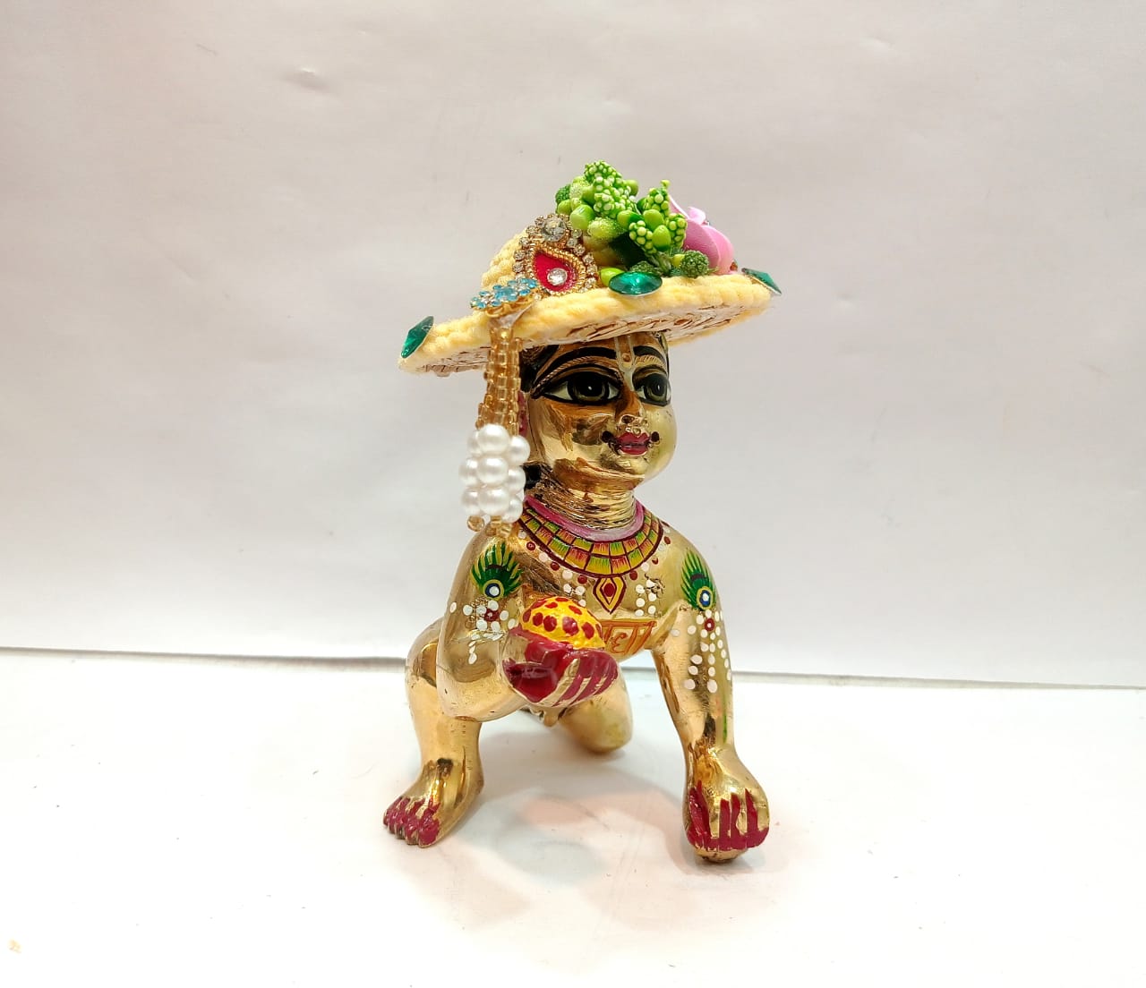 Hat for laddu gopal ji (random colour)