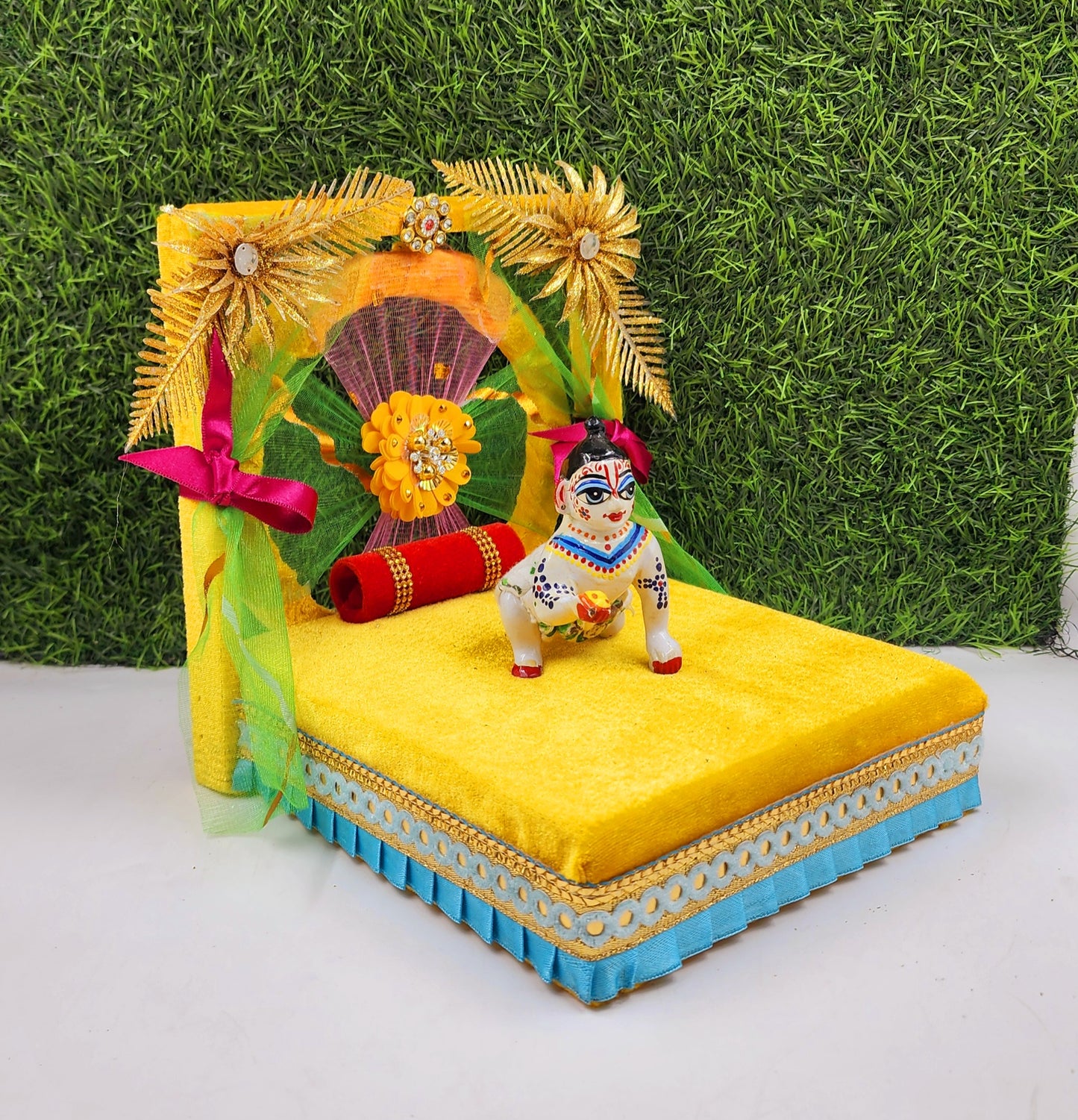 yellow colour bed laddu gopal ji